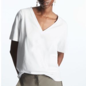 NWT Cos V-neck T-shirt Large